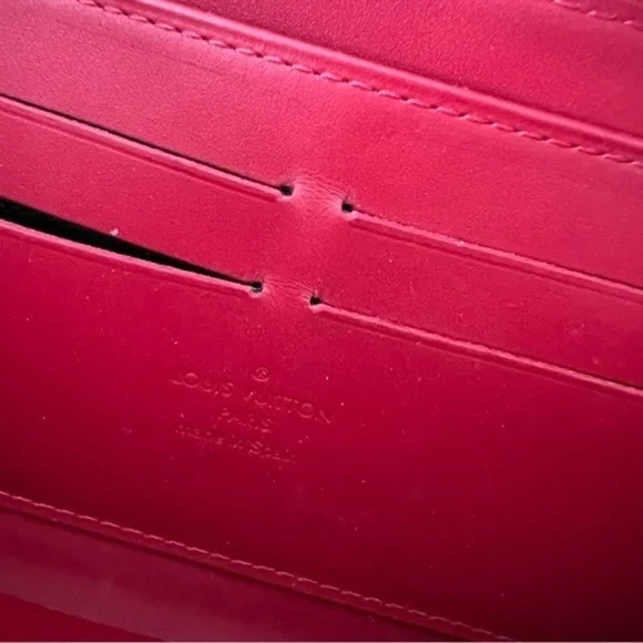Authenticated Used Louis Vuitton Zippy Wallet  Monogram Vernis Pomme d'Amour Red - Picture 10 of 16